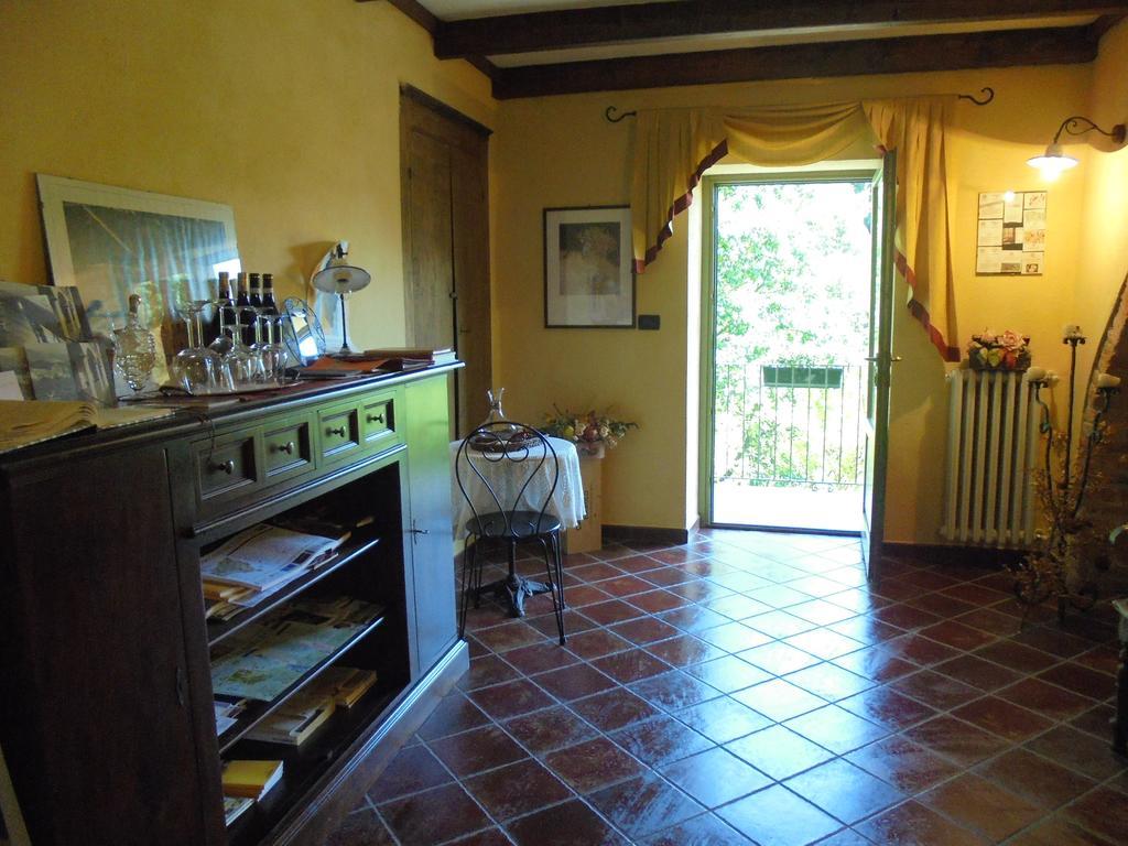 Vila Agriturismo La Terrazza Sul Bosco Barolo Exteriér fotografie