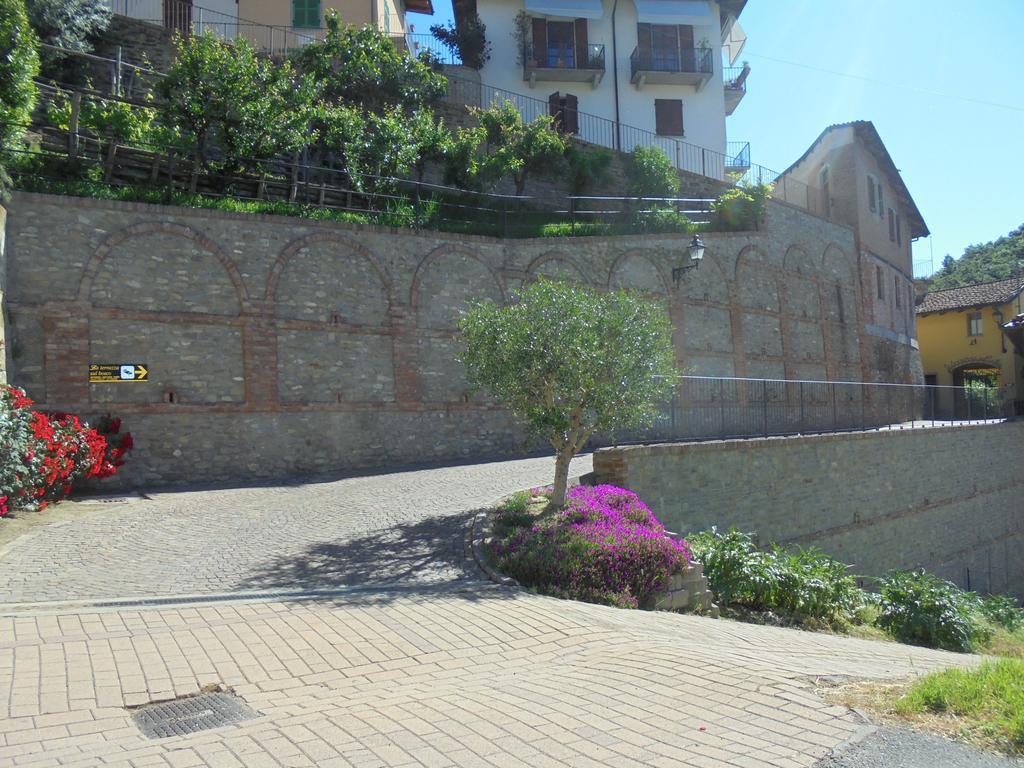 Vila Agriturismo La Terrazza Sul Bosco Barolo Exteriér fotografie