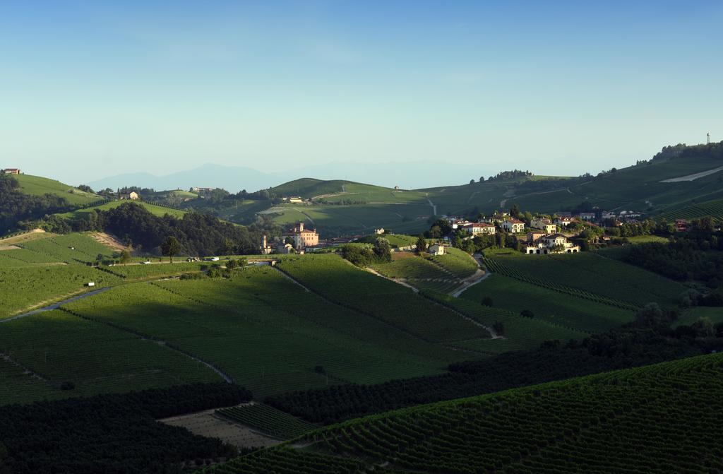 Vila Agriturismo La Terrazza Sul Bosco Barolo Exteriér fotografie