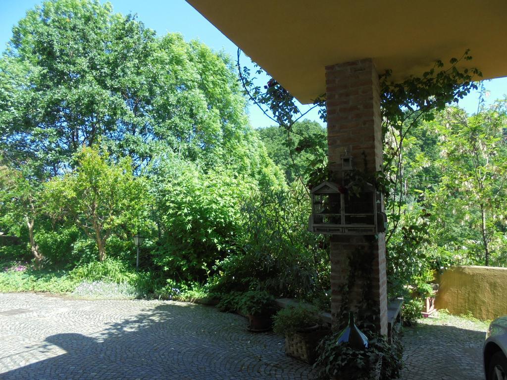 Vila Agriturismo La Terrazza Sul Bosco Barolo Exteriér fotografie