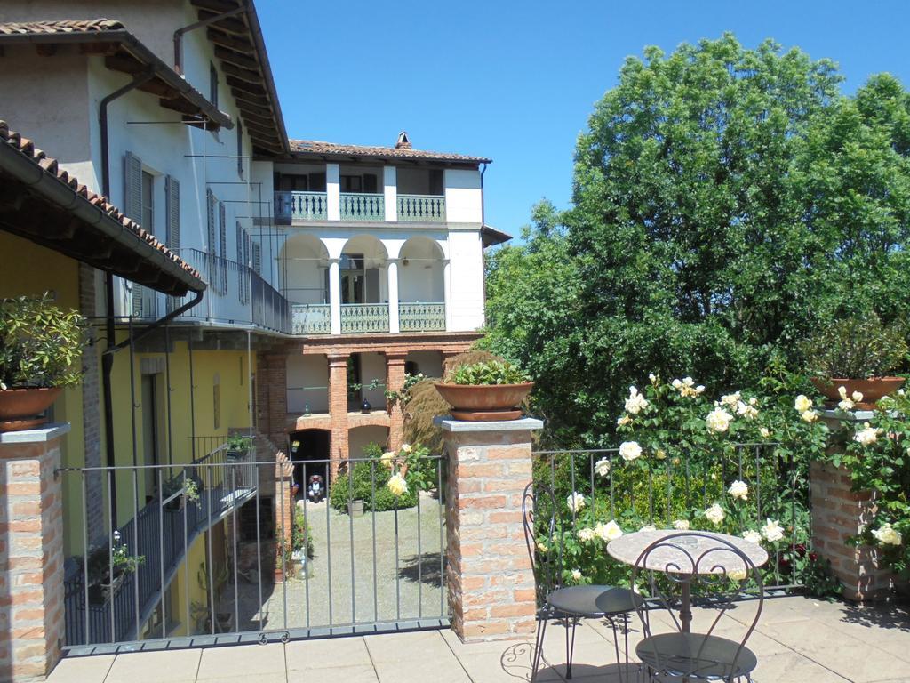 Vila Agriturismo La Terrazza Sul Bosco Barolo Exteriér fotografie