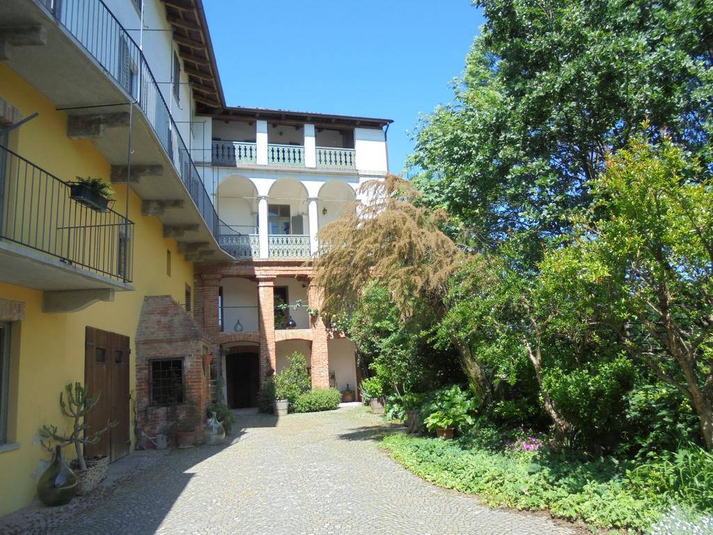 Vila Agriturismo La Terrazza Sul Bosco Barolo Exteriér fotografie