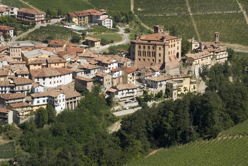 Vila Agriturismo La Terrazza Sul Bosco Barolo Exteriér fotografie