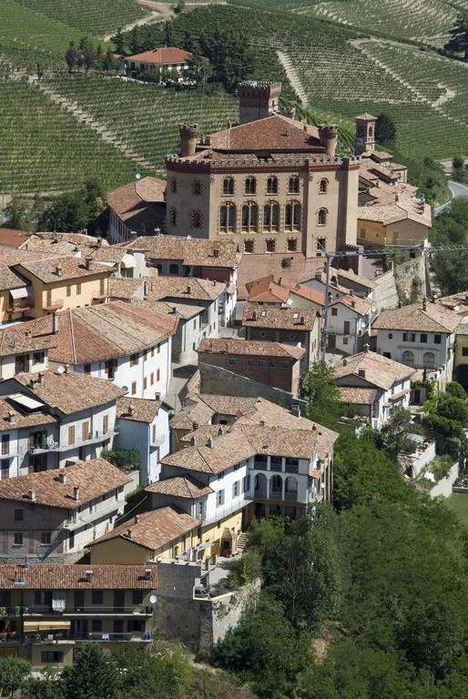 Vila Agriturismo La Terrazza Sul Bosco Barolo Exteriér fotografie